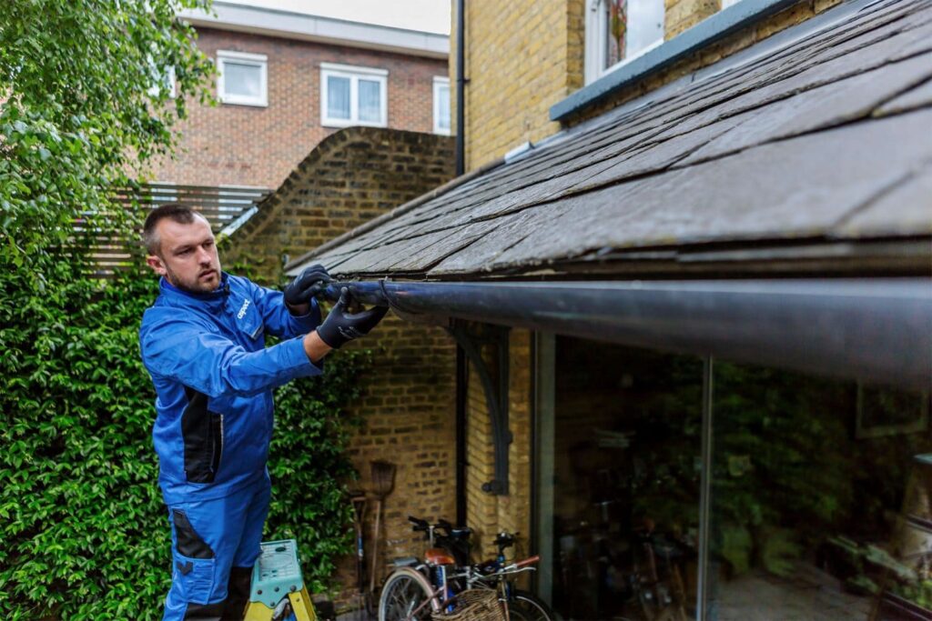 Common Signs You Need Gutter Repair