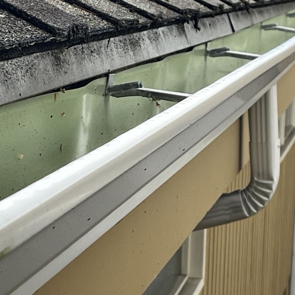 gutter installation in Everett, Washington. 088